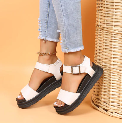 SOLESTIC™ Komfort-Sandalen mit Plateau & Schnalle